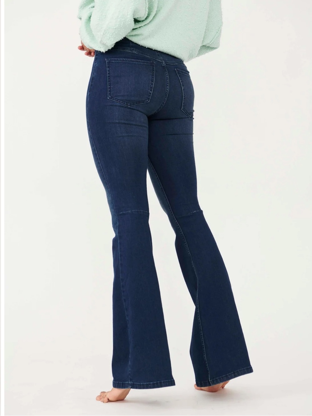 Free people we the free High-Rise Dark Blue pull on Flare Jeans for Women size 2